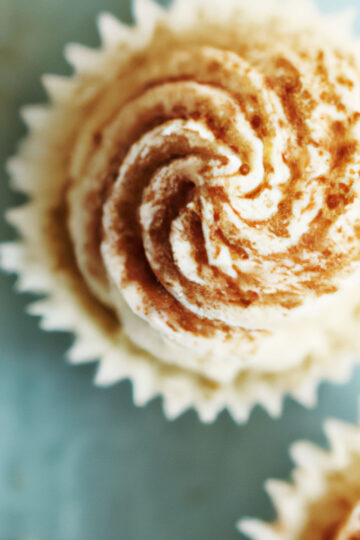 cinnamon vanilla cupcake